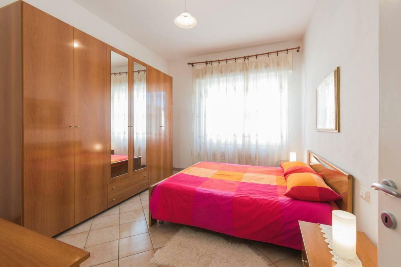 Altido Apt For 8 With Huge Terrace In Old Town Of Виареджо Экстерьер фото